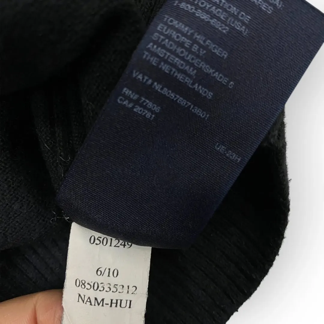 Tommy Hilfiger V-Neck Sweater (XL)