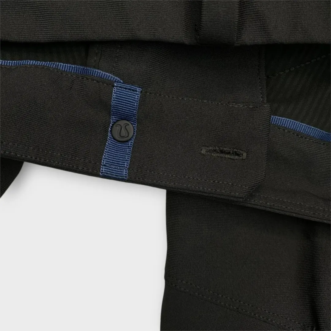 Women Lululemon Hiking Pants (XL)