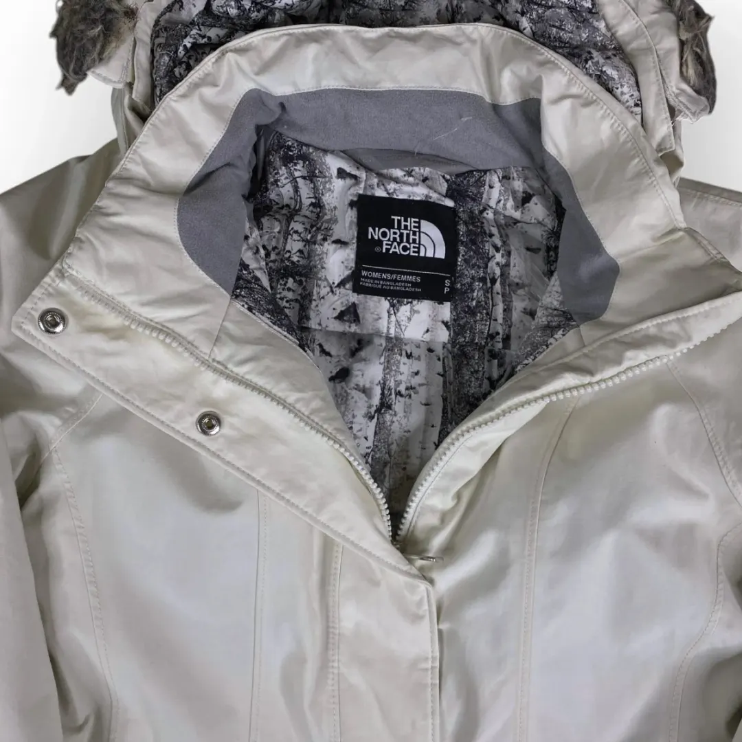 Women The North Face Long Hooded Jacket (S)