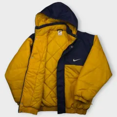 Nike Hooded Puffer Jacket (S-M)