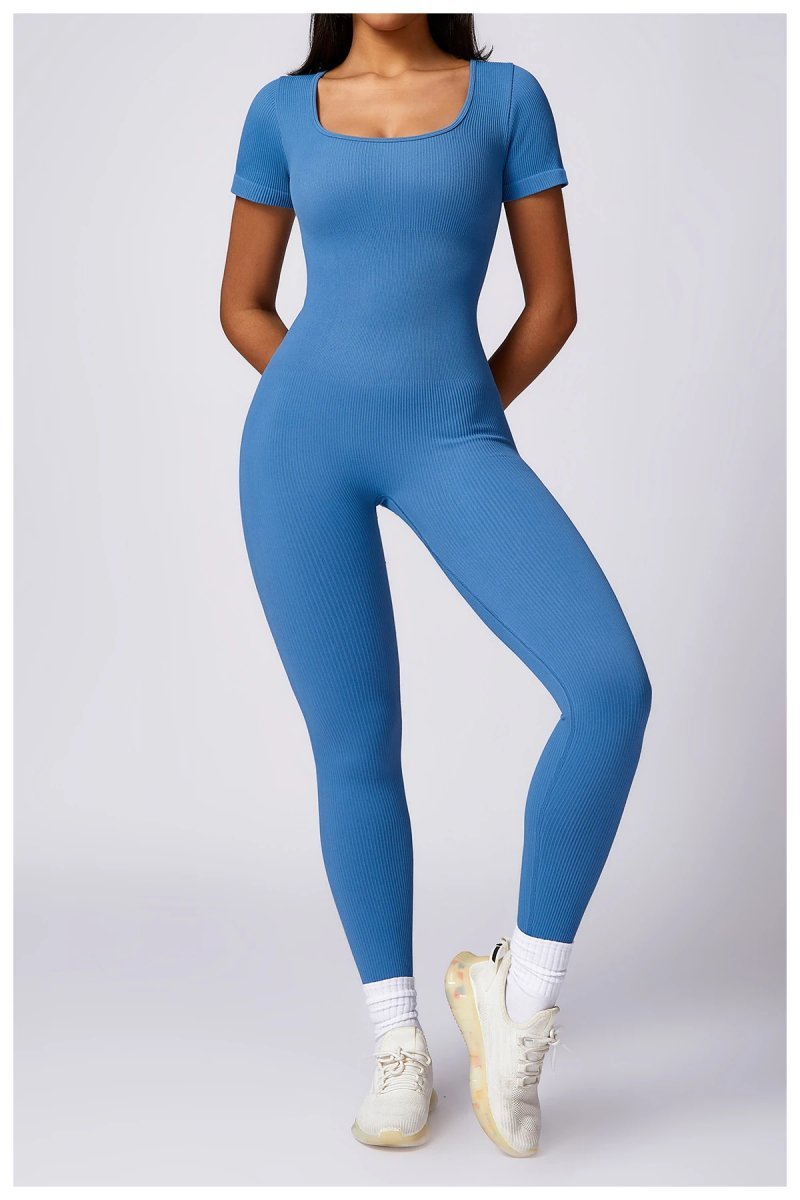 A jumpsuit is a one – piece outfit combining a top and trousers . — O-11840.3
