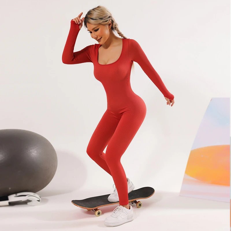 A jumpsuit is a one – piece outfit combining a top and trousers . — O-11859.1