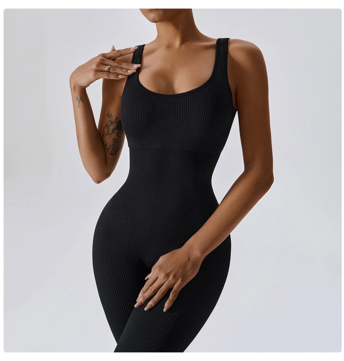 A jumpsuit is a one – piece outfit combining a top and trousers . — O-11869