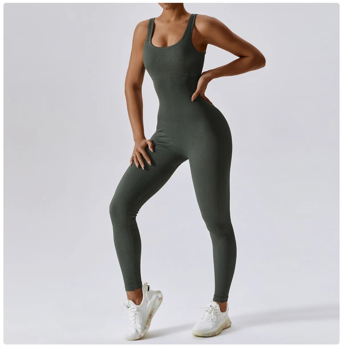 A jumpsuit is a one – piece outfit combining a top and trousers . — O-11871