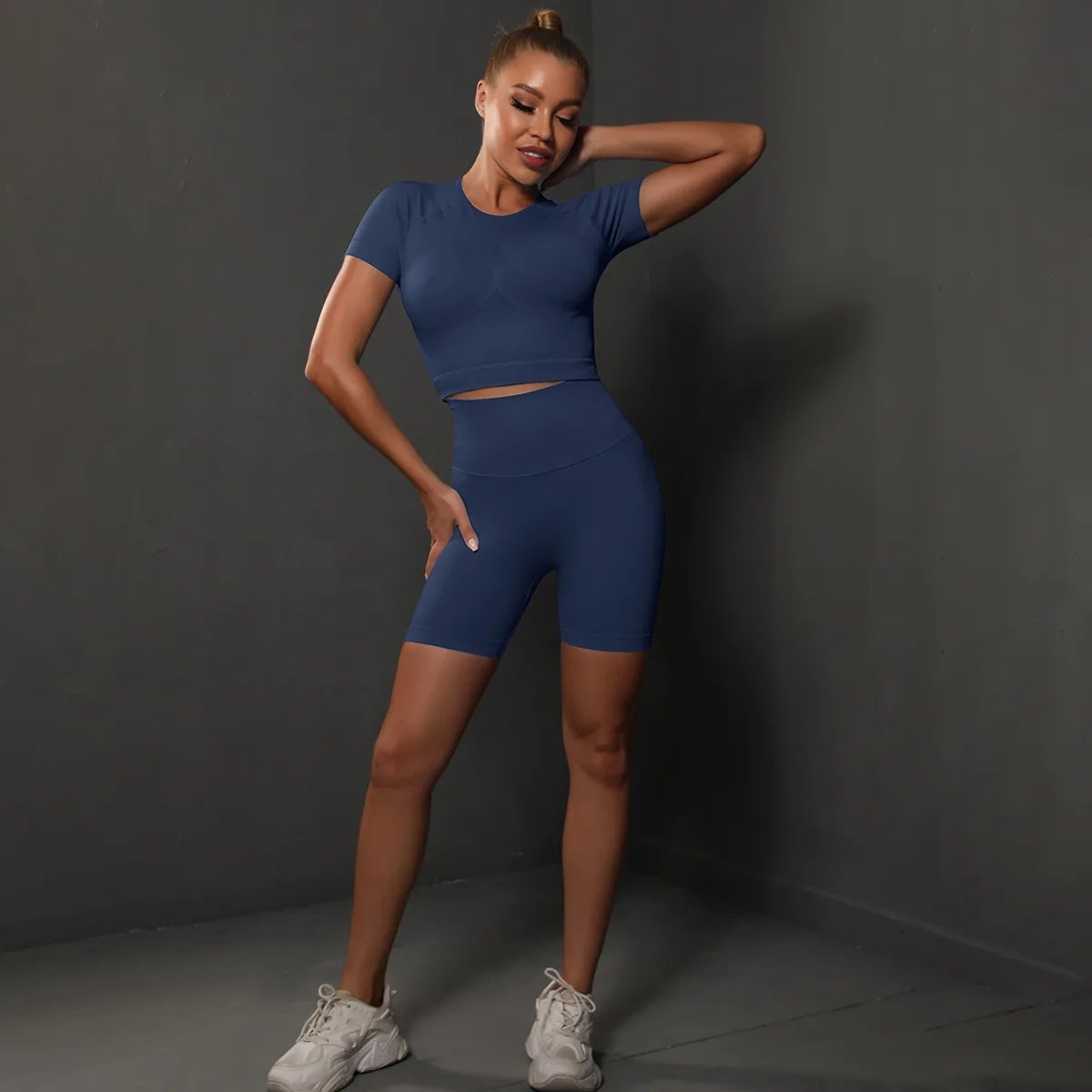 Spring and Summer New Seamless Knitted Yoga Suit Women's Peach Hip Hip Tight Shorts Running Sports Fitness Suit — SH-45130